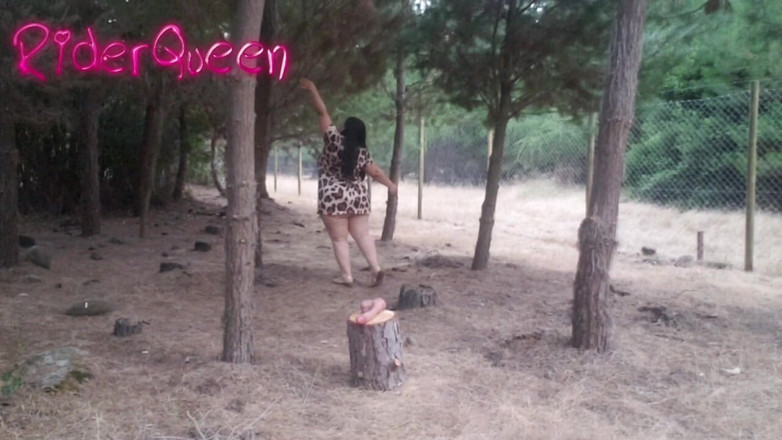 Riderqueen BBW Step Mom Latina Ebony: Bos sexy stiefmoeder buitenshuis opnieuw likken