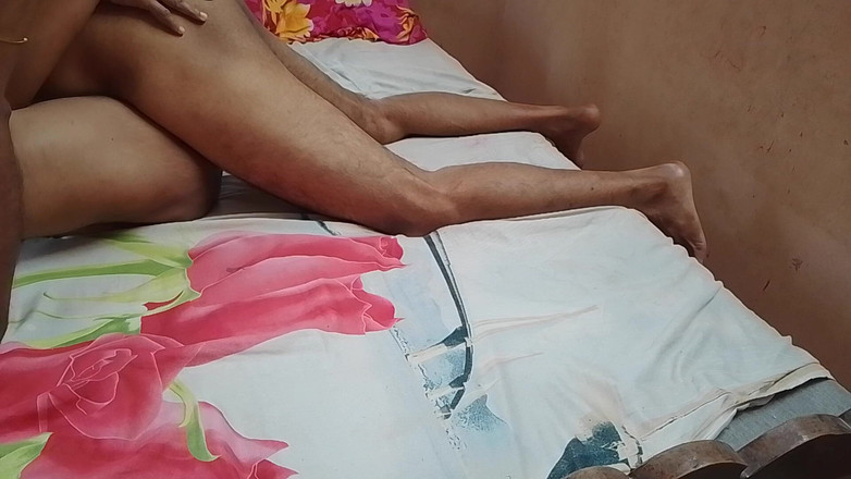 Skydreem1104: भारतीय गांव का जोड़ा घर पर सेक्स कर रहा है