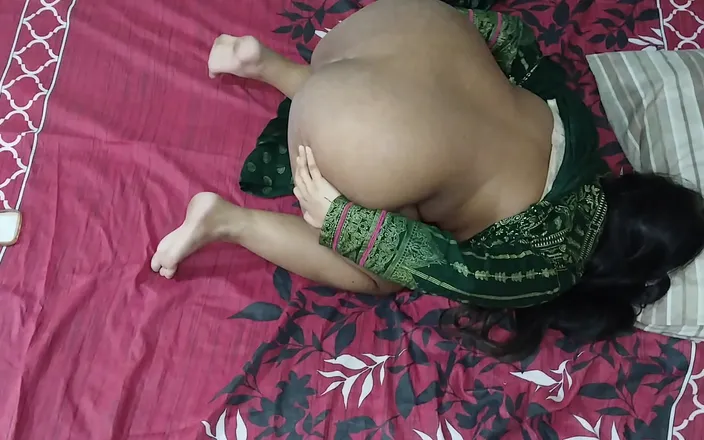 Faryal: Lubang pantat gadis pakistan yang lagi sange berat ini dientot...
