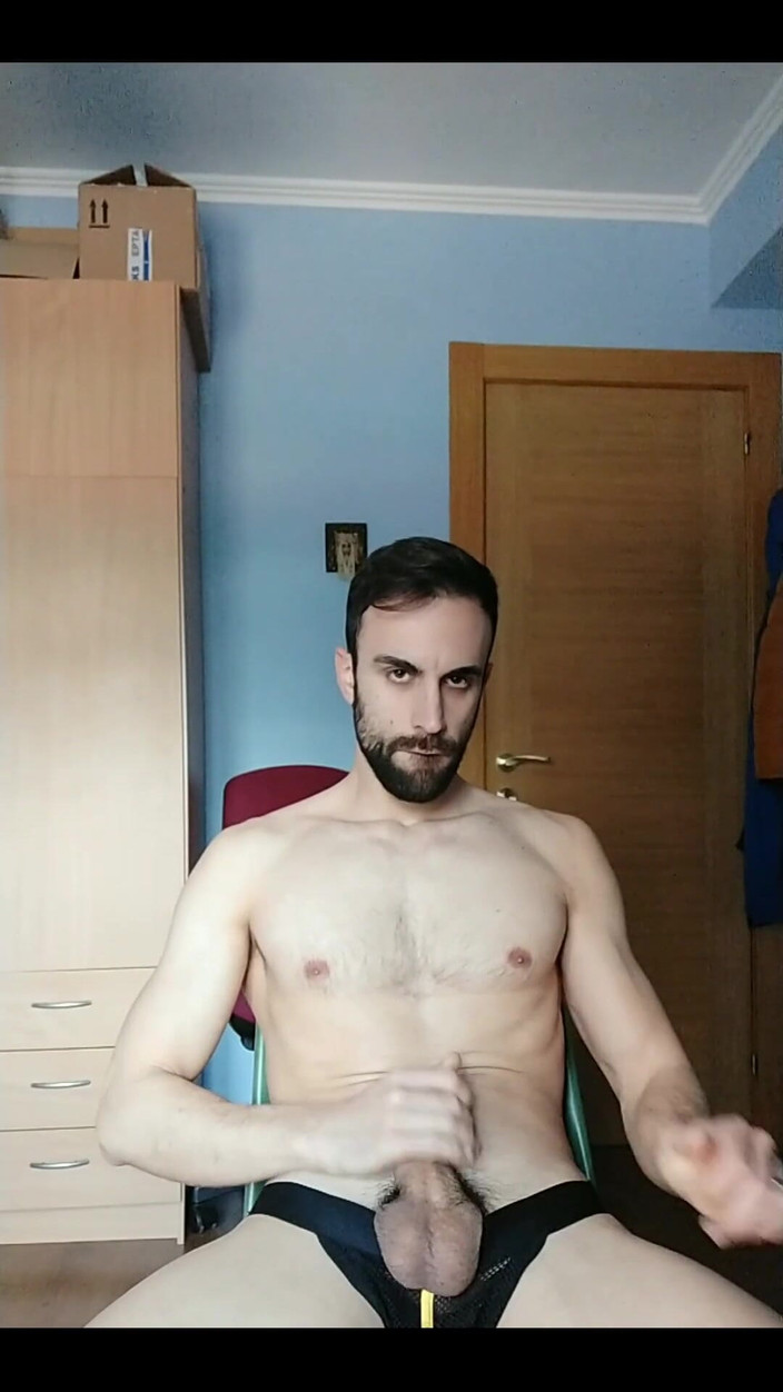 Zeus Ray: Đến phòng của tôi và xem cách tôi thủ dâm...