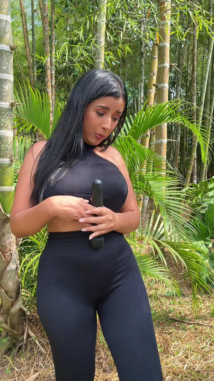 linahenaossx: Ich spritze mitten in der Natur