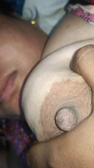 Catchybusty: Catchy Busty samimiyet videosunda başka bir patlamayla geri döndü