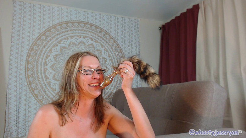 JessRyan: Twerking ekor foxyku