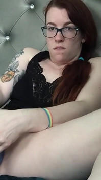 Rozciąganie mojej cipki za pomocą krakersów Bad Dragon