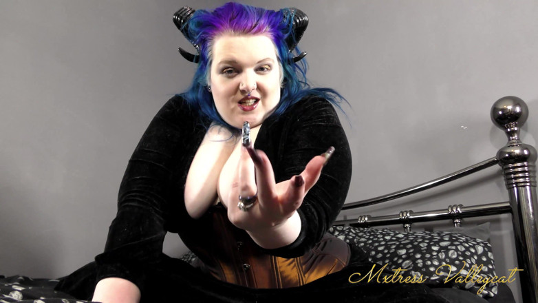 Mxtress Valleycat: Şeytani okşama ayini