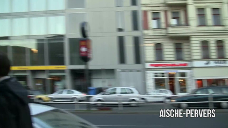 Aische Pervers: 她的第一次小便