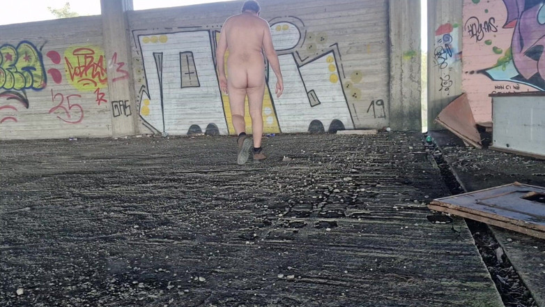 Mirko2589: Allemaal naakt op straat