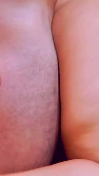 Completo - el amigo de mi esposo se corre profundo en mi coño sin ediciones creampie