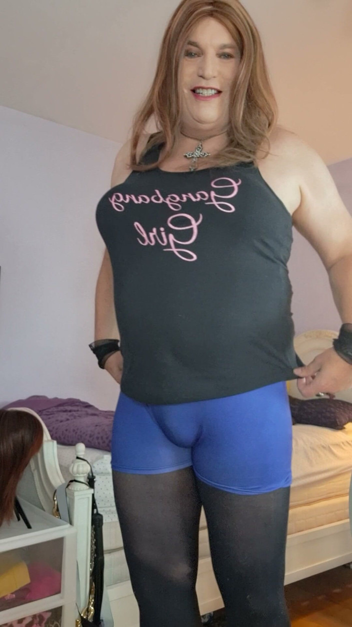 Victoria Lecherri: Glaubst Du, Ich Werde in Diesem Outfit Aufmerksamkeit Bekommen?