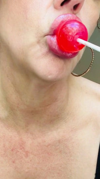 Sucking on a Lollipop! Yfm Likes Sweet Things in Her Mouth