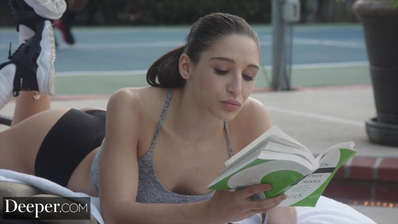 Deeper: Tiefer. Abella Danger wird im hofspiel un sättlich