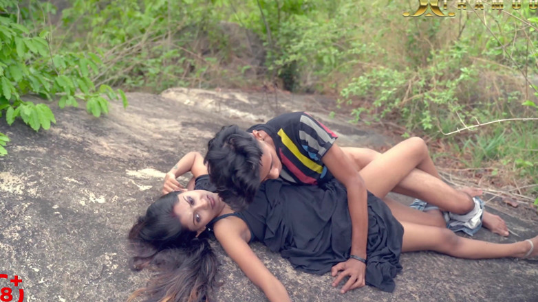Xtramood: Un sex în jungla indiană desi sexy cu un cuplu minunat,...