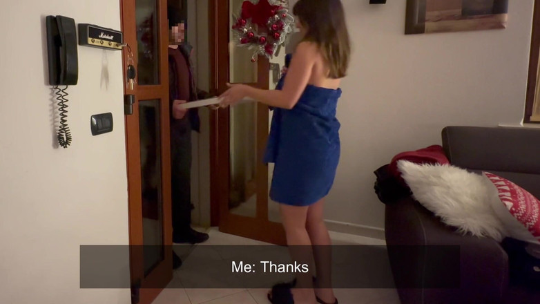 SweetJaneOfficial: Обнаженная шутка с доставщиком пиццы