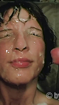Denise quer o esperma facial