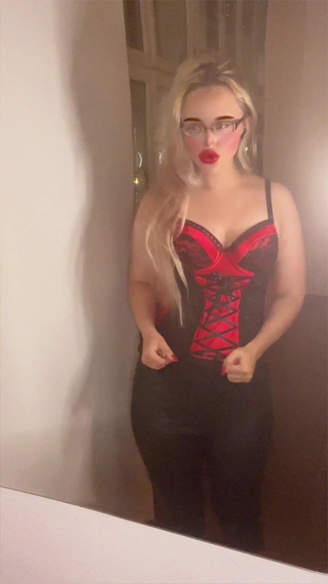Transformation Into Celebrity Singer (FinDom Goaldigger) Transformation Into Celebrity Singer (FinDom Goaldigger)