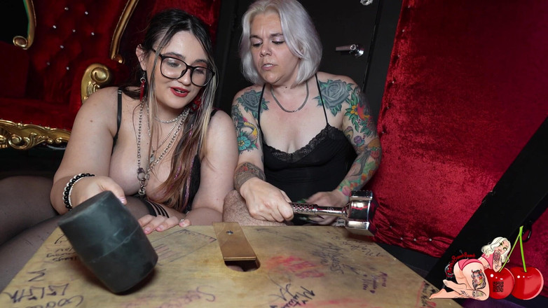 CherryBombBomb: Ich hämmere meine verletzte schlampe, macht eier zum spaß