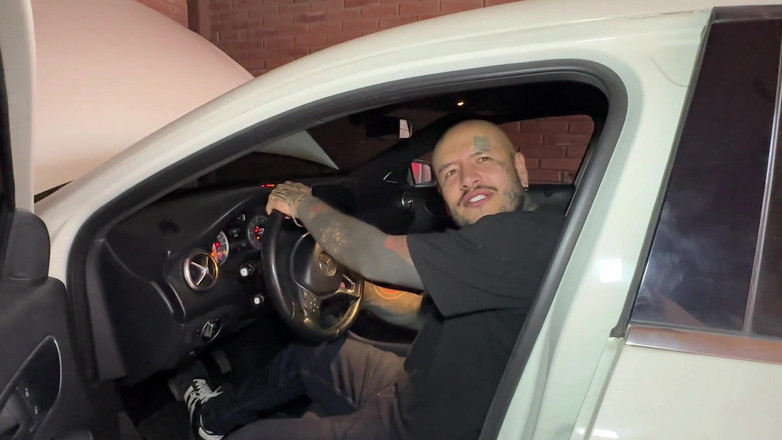 FelipeSkullX: 彼は巨大なおっぱいの間にロシア人を挟んで車の修理代を私に支払ってくれます