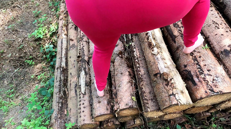 Bouncy Tits Action: Lie Down on the Tree Trunk with Your Bare Torso