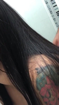 Latina s obrovským zadkem je špehována v koupelně při koupání - Porno ve španělštině