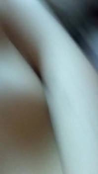 Striptease caseiro diário com masturbação de perto. Parte 2