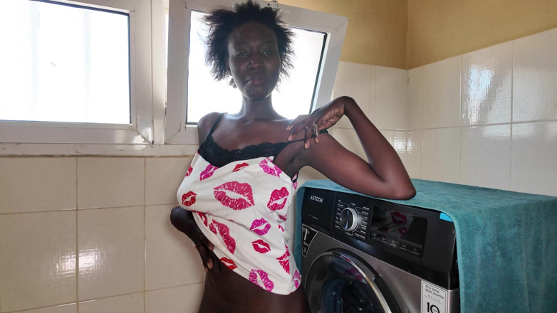 Bam-bulax: Skinny Nubian Slut Dogged and Cummed (fv)