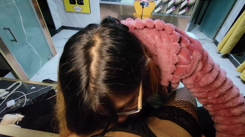 Crystal Phoenix: 我给朋友口交