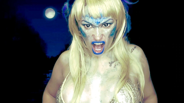 Goddess Misha Goldy: Krutá siréna vás vyděsí a živě spolkne