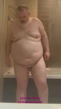 La douche torride de Kit