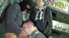 MALIK THE ARAB FUCKER XXL: Disetubuhi oleh 2 teman malik di kereta bawah tanah di Paris