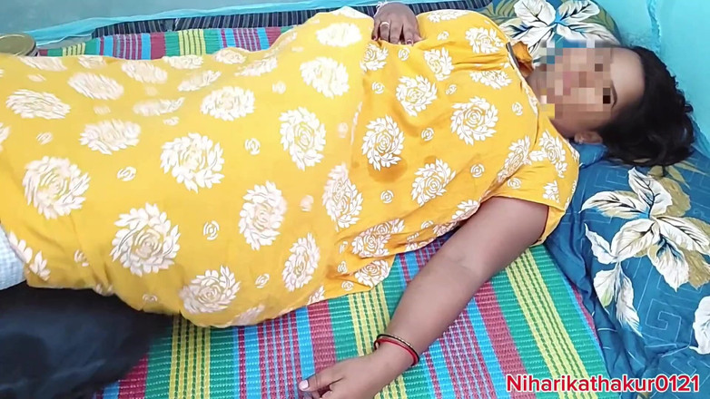 Niharika Thakur: Dnes poprvé ošukal svou nevlastní matku a ochutnal její kundičku