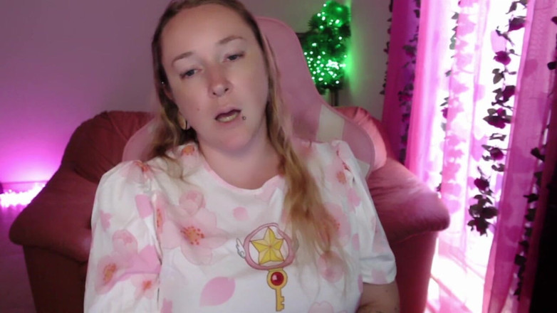 Kisicaxx: Un grande cazzo nero adora chiacchiere sporche