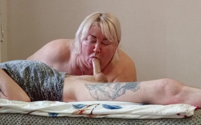 Zona901: Une belle-mère avale une bite profondément et avale du sperme
