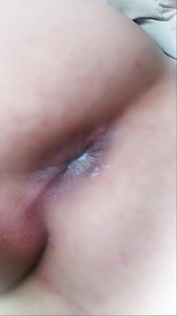 Sweet Selfie Cumshot in Pink Sissy Anal Hole