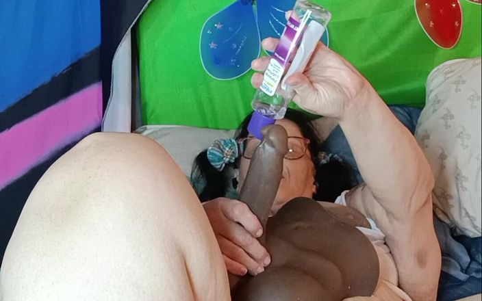 HerculesnVENUS: Ela está um pouco apertada para o pau poderoso que...