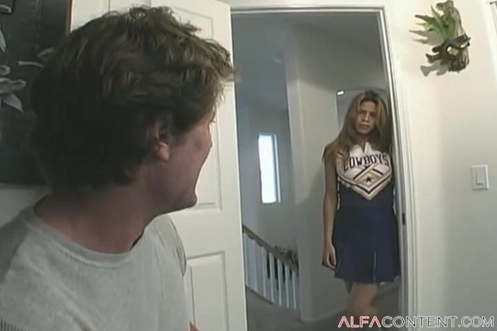 Camel toe girls: A Young Cheerleader Getting Her Pussy Destroyed