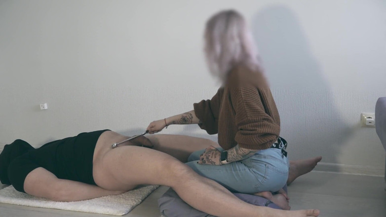 Amateur_fetish: cbt 1 | Balls squeeze and punching
