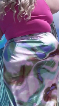 Stella Daniels, BBW blonde à gros cul du Texas, prend une grosse bite