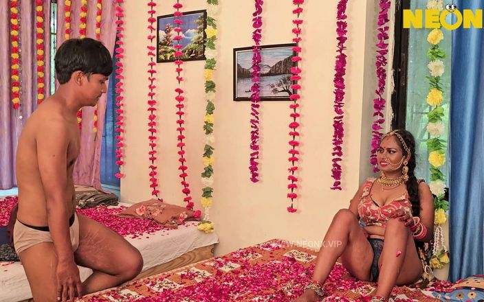 Neonx VIP studio: Cuplul proaspăt căsătorit se fute în luna de miere! Porno indian...
