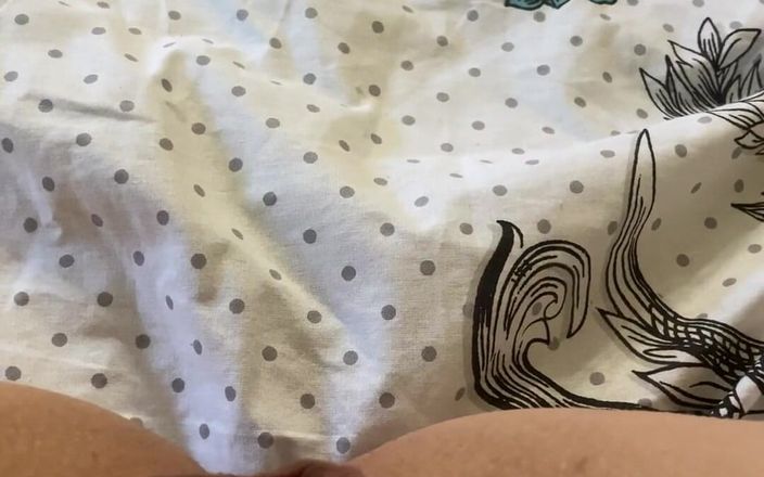 TattoedKate: 誰がムラムラしているのか見てみましょう