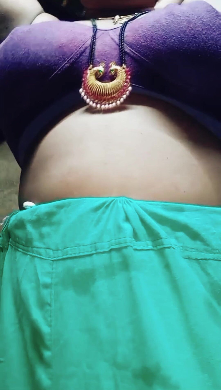 Harder299: Quente indiana esposa do interior mostra