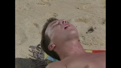 Blitzporn: Crystal Wilder Fodido Com força Na Praia Por Dois Paus...