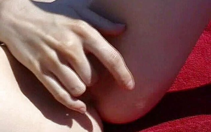 Cam Vivian: Petting my shaved pussy outdoors