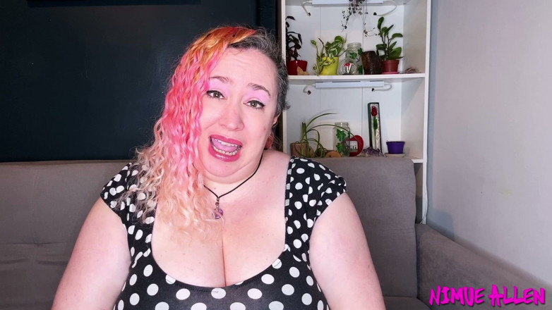 Nimue Allen: Masturba tus bragas de encaje rosa para mí