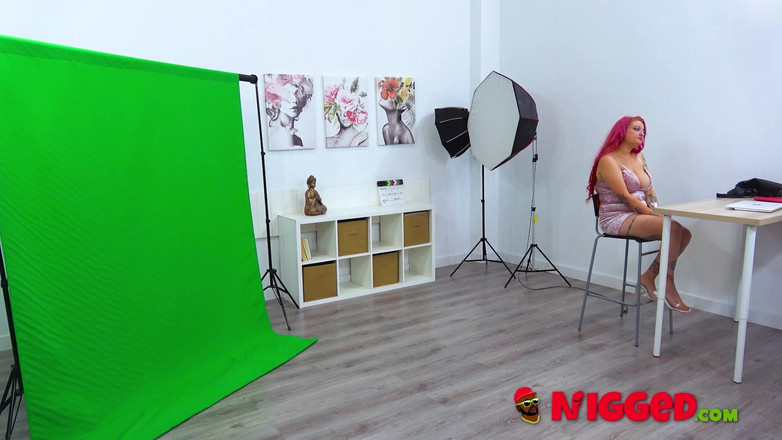 FAKings Black Fix: Roșcata Vrea Spermă De Penis Negru Și O Vrea Acum. Rebecca...