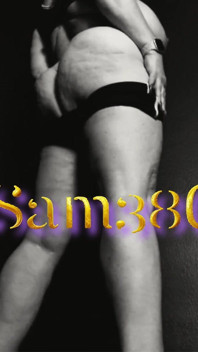 Sam38g Big Round Booty Doing Squats
