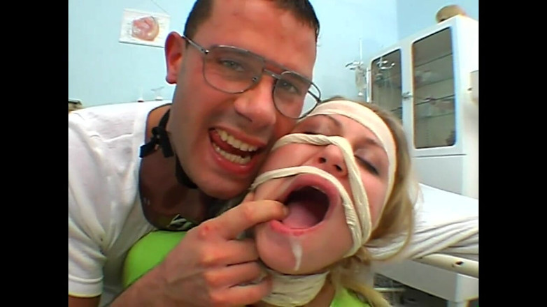 XTime Vod: Scopata dal dottore (versione originale non circoncisa)