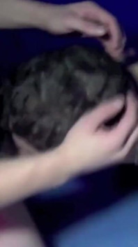 Bryan scopata da un vecchio ina sauna comune