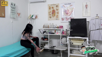 Gyno Exclusive: Super Sexy Teen Quinn Diamond Gets Her Perfect Feet Examined...