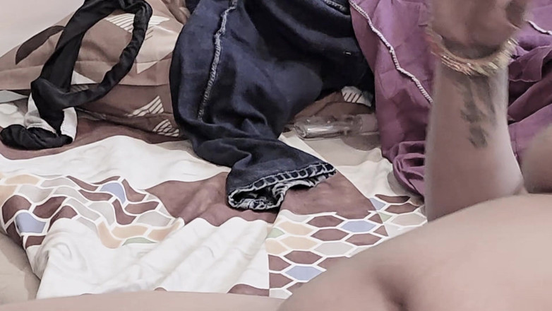 Desiwolfalex: A Very Romantic and Sexy Desi Sister-in-law