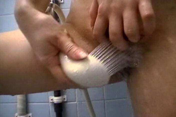 Asian Mature Climax: MILF Asia bermain di bilik mandi